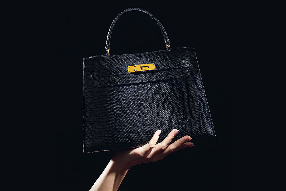 Hermès Kelly Bags in Auction 1286 – Jewellery and Watches