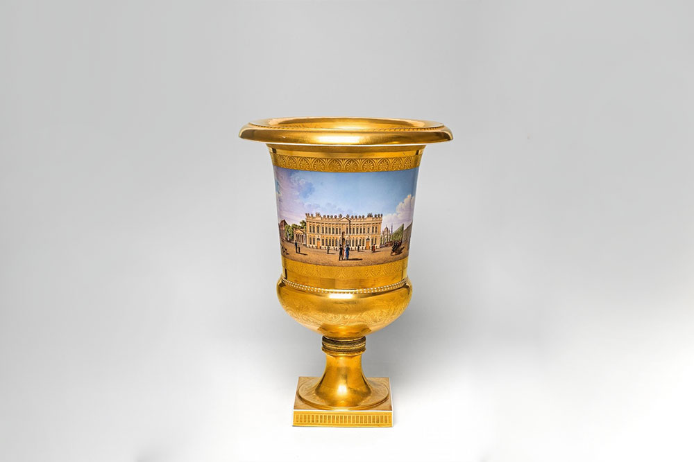A krater form vase with a panorama of Under den Linden