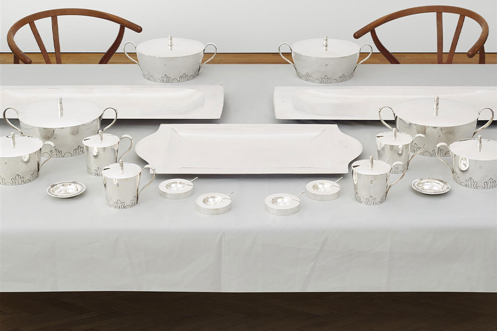 Auction 1253 on 15th November 2024 in Cologne Silver, porcelain, ceramics  ‒ The Heinrich Collection