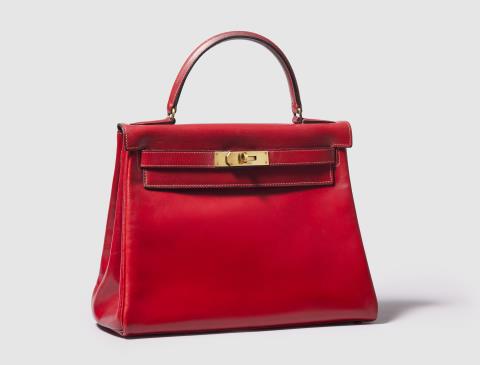
    
            
                    Hermès Kelly 28 Retourné Veau Box Rouge Vif
                
        
