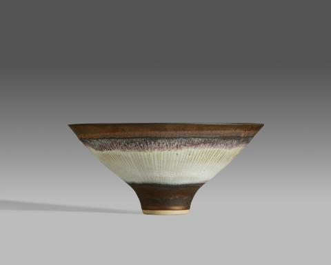 
    
            
                    A porcelain sgraffito bowl by Dame Lucie Rie (Vienna 1902 - 1995 London)
                
        
