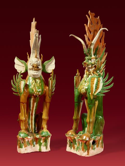 
    
            
                    Two large sancai-glazed guardian figures. Terracotta. Tang dynasty (618-907)
                
        
