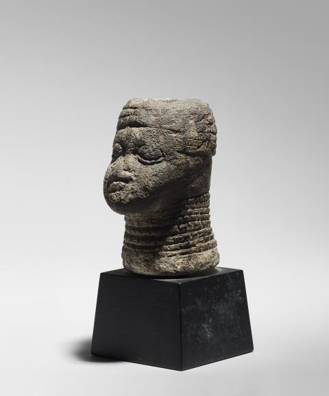 
    
            
                    An Edo  head, Nigeria
Terrracotta
15th-17th century
                
        
